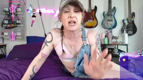 Snapshot of saturnine_princess chatting on June 8, 2026, 7:58 pm Saturn Girl online show from June 8, 2026, 7:58 pm