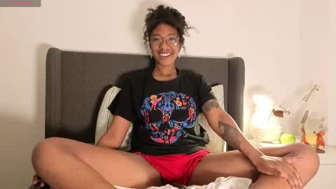 saturno_vibes online show from April 16, 2026, 1:56 pm