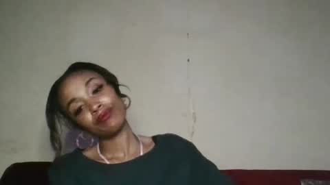 Snapshot of saucy_shanice chatting on July 25, 2026, 2:53 am Shaniiice online show from July 25, 2026, 2:53 am