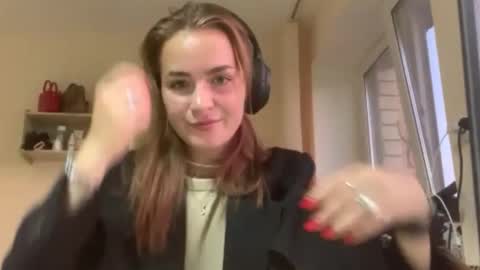Snapshot of saundrayeeloy chatting on September 8, 2025, 3:33 pm Martha online show from September 8, 2025, 3:33 pm
