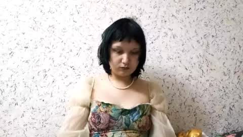 Elly online show from November 7, 2025, 3:01 pm