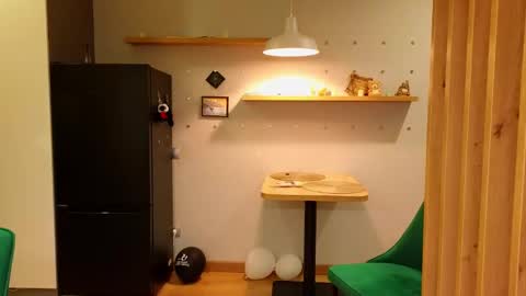 Snapshot of sav_anna chatting on February 27, 2025, 4:53 pm LUNA and ANNA online show from February 27, 2025, 4:53 pm