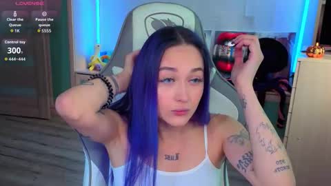 Ariel online show from November 1, 2025, 4:03 am