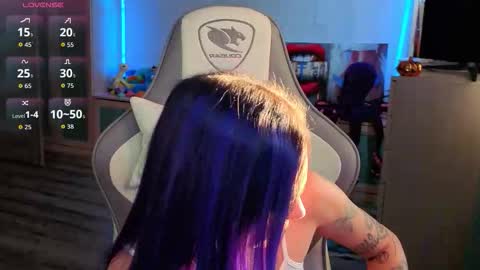 Ariel online show from November 20, 2025, 3:18 am