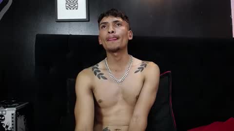 SavageLover  online show from November 30, 2025, 5:06 pm