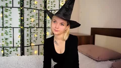 savannahshor online show from October 18, 2025, 7:25 pm