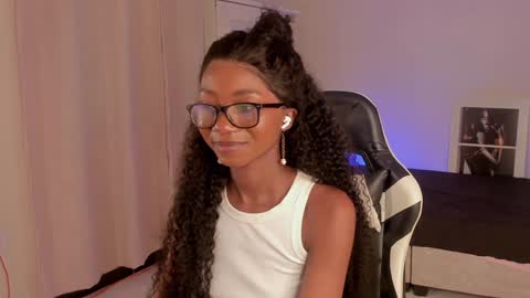 Savannahwildee online show from December 21, 2024, 9:36 pm