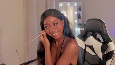 Savannahwildee online show from March 4, 2025, 12:44 pm