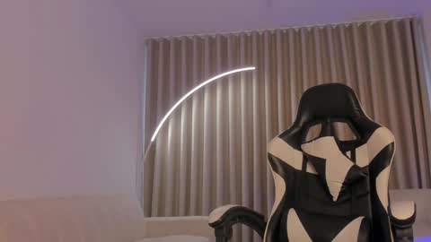 Savannahwildee online show from September 30, 2025, 11:37 am