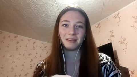 Sophie online show from September 19, 2025, 3:24 pm