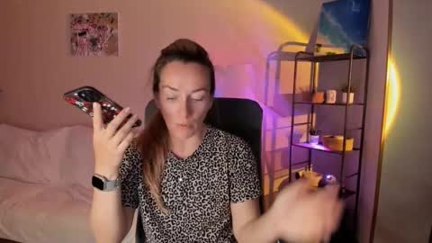 save the qween online show from September 14, 2025, 10:58 am