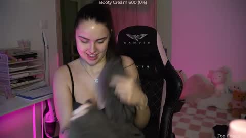 Snapshot of savvage_play chatting on January 15, 2026, 8:56 pm Naomi online show from January 15, 2026, 8:56 pm