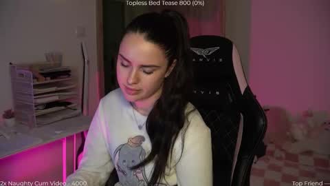 Snapshot of savvage_play chatting on February 7, 2026, 8:01 pm Naomi online show from February 7, 2026, 8:01 pm