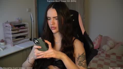 Snapshot of savvage_play chatting on February 15, 2026, 3:53 pm Naomi online show from February 15, 2026, 3:53 pm