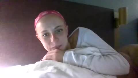 SavvySavage online show from December 19, 2025, 2:07 am