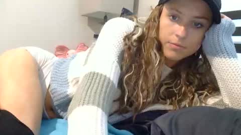 SavvySavage online show from April 27, 2026, 7:01 pm