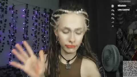 Snapshot of say_mary chatting on July 26, 2026, 8:27 pm pronoun she. name Mary. age 21. online show from July 26, 2026, 8:27 pm