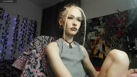 Snapshot of say_mary chatting on July 29, 2026, 5:55 pm pronoun she. name Mary. age 21. online show from July 29, 2026, 5:55 pm