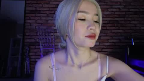 Saya online show from November 10, 2025, 7:57 pm