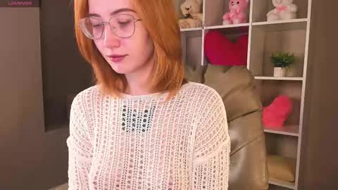 Kira  GMT 7 Mon Thu-Sun  0800am-0200pm  online show from November 18, 2025, 1:22 am