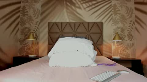 Snapshot of scarleett22 chatting on February 23, 2026, 8:06 pm Scarleet online show from February 23, 2026, 8:06 pm