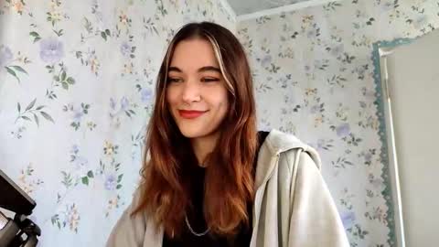 Kira online show from September 27, 2025, 9:47 am