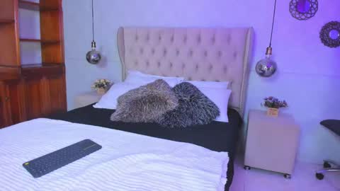 sacrlet online show from September 13, 2025, 7:24 pm