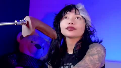 scarlet_gold online show from June 6, 2026, 1:11 am