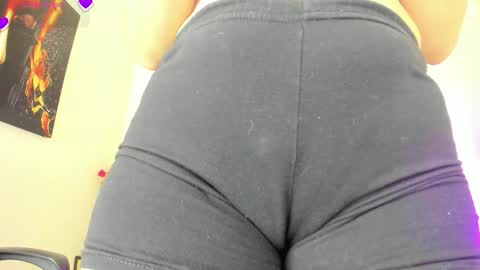 scarlet_hit online show from November 14, 2025, 3:49 am