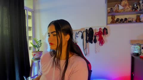 scarlet taylor kennedy online show from December 7, 2024, 10:06 pm