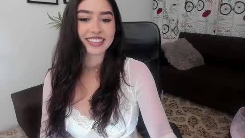 Snapshot of scarlet_villamizar chatting on September 28, 2025, 4:07 am SCARLET online show from September 28, 2025, 4:07 am