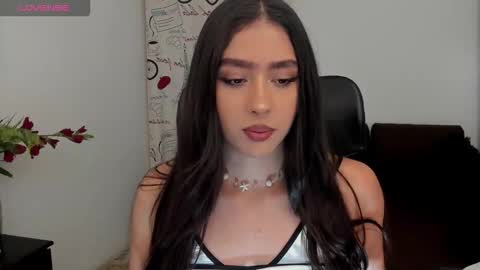 Snapshot of scarlet_villamizar chatting on October 29, 2025, 4:04 am SCARLET online show from October 29, 2025, 4:04 am