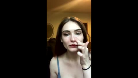 Snapshot of scarletbean chatting on June 2, 2026, 1:35 pm scarletbean online show from June 2, 2026, 1:35 pm