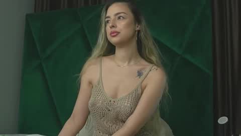 Scarlet online show from October 20, 2025, 11:05 pm