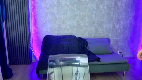 Snapshot of scarleteyes_ chatting on October 13, 2025, 4:01 am Amanda online show from October 13, 2025, 4:01 am