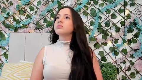 scarlet  online show from October 20, 2025, 10:38 am