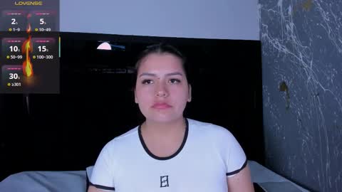 Snapshot of scarletmoon1_ chatting on October 30, 2025, 10:32 pm Scarlet online show from October 30, 2025, 10:32 pm