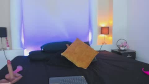 Scarlet online show from June 8, 2026, 1:28 am