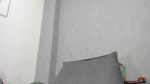 Scarlett 3 online show from December 15, 2025, 3:11 am