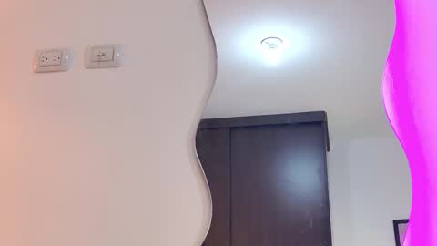 scarlett_099 online show from September 18, 2025, 12:18 pm