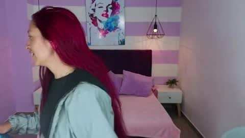 Snapshot of scarlett__bell chatting on April 8, 2026, 11:43 am Scarlett online show from April 8, 2026, 11:43 am