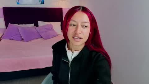 Snapshot of scarlett__bell chatting on April 13, 2026, 1:27 pm Scarlett online show from April 13, 2026, 1:27 pm