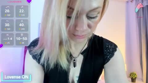 scarlett_blake11 online show from October 5, 2025, 5:28 am