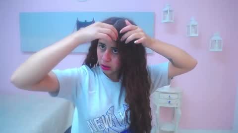 Scarlett online show from April 1, 2026, 12:28 pm