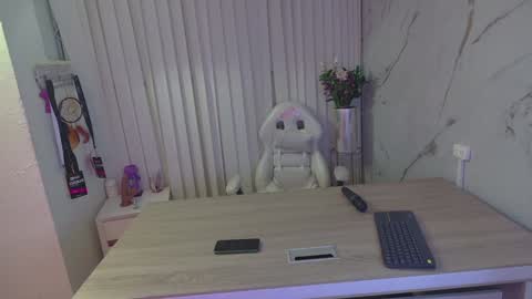 Scarlett Collins online show from February 1, 2025, 7:05 am