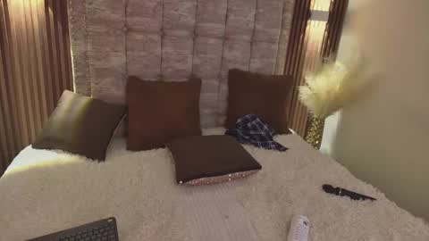 Scarlett Collins online show from March 6, 2025, 6:41 am