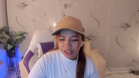 scarlett_enjoy1 online show from September 29, 2025, 2:11 pm