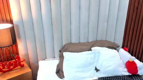 Scarlett online show from April 25, 2026, 1:41 pm