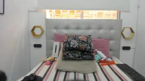 scarlett_fox20 online show from September 11, 2025, 3:23 pm