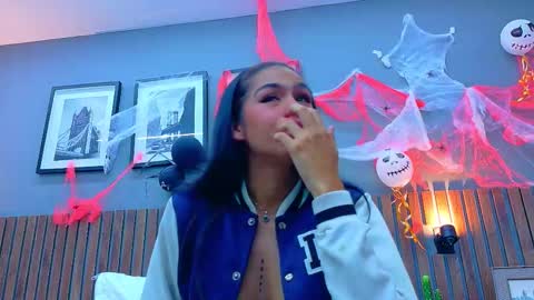 scarlett johansons online show from November 5, 2025, 8:53 pm